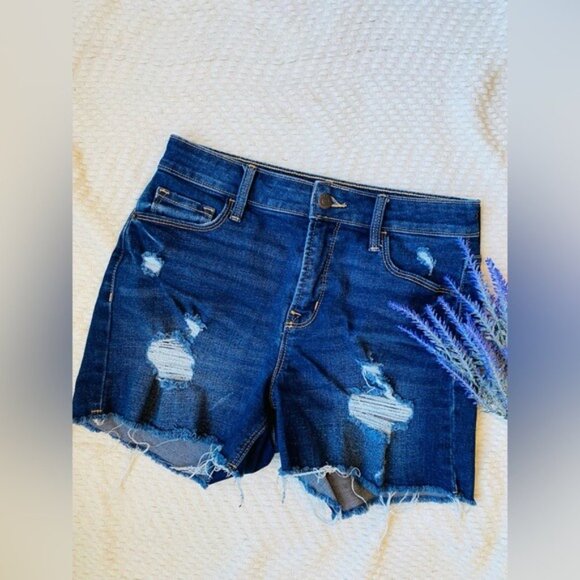 Old Navy High-Rise Distressed Denim Shorts With Secret Slim Pockets Size 2 - Picture 3 of 8